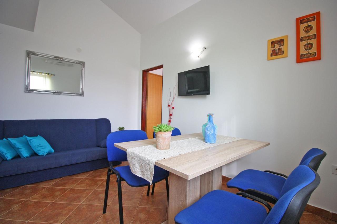 Brijunisol - 3 Apartments Top Position Near The Beautiful Beach Fažana Exterior foto