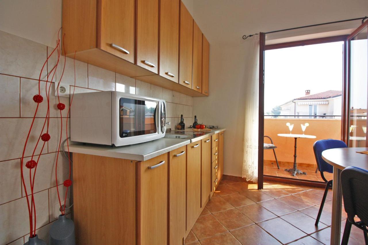 Brijunisol - 3 Apartments Top Position Near The Beautiful Beach Fažana Exterior foto