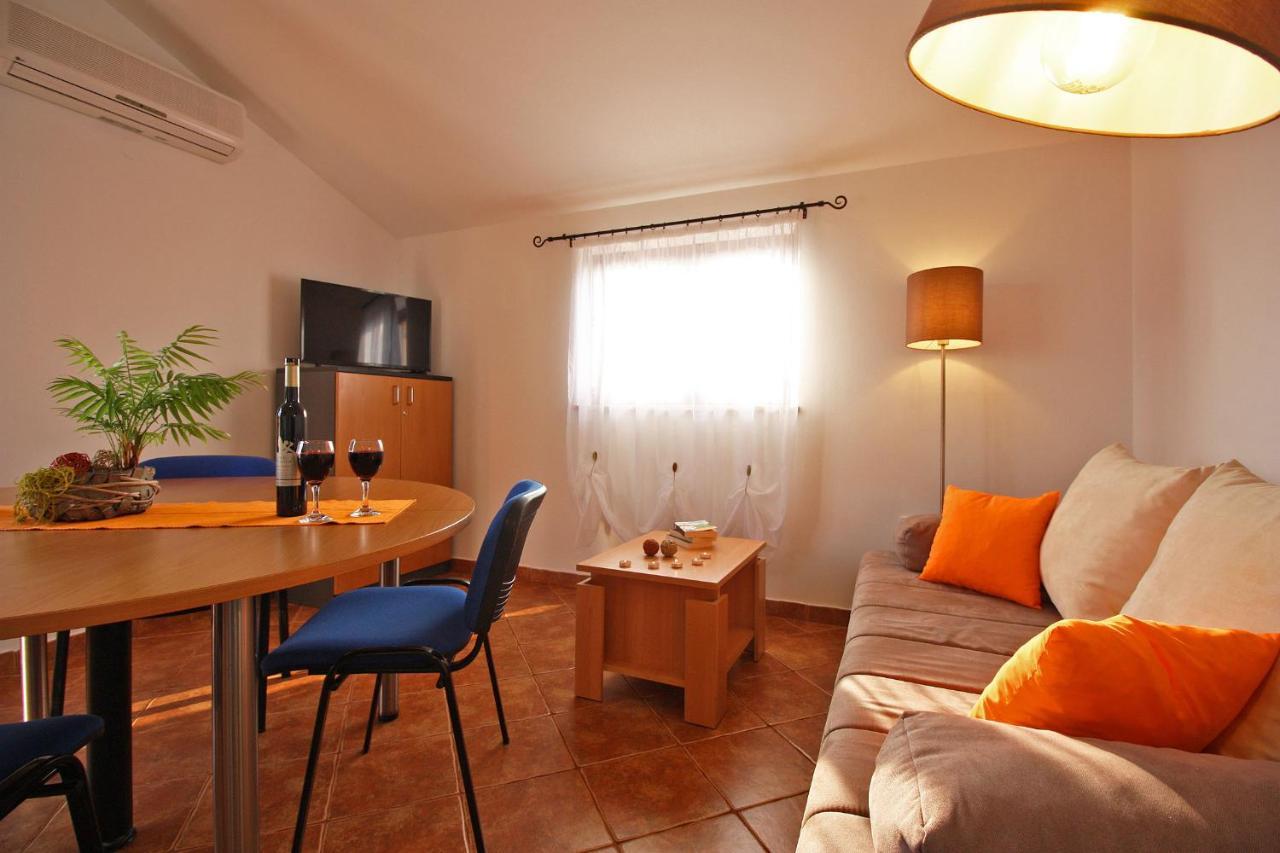 Brijunisol - 3 Apartments Top Position Near The Beautiful Beach Fažana Exterior foto